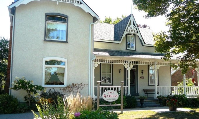 Stayner Bed & Breakfast | Gables Bed & Breakfast