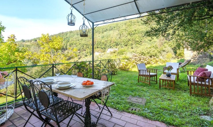 Pistoia House | Gabriella's Romantic Cottage