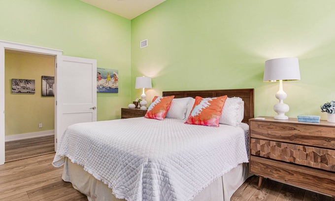 Old East Hill Cottage | Gadsden Hideaway: Historic Downtown Luxury in East Hill Preservation District