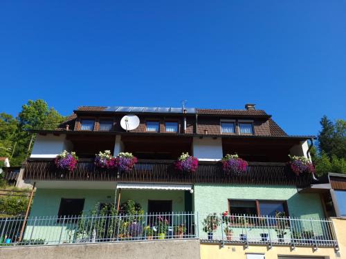 Egloffstein Hotel | Gaestehaus Grau
