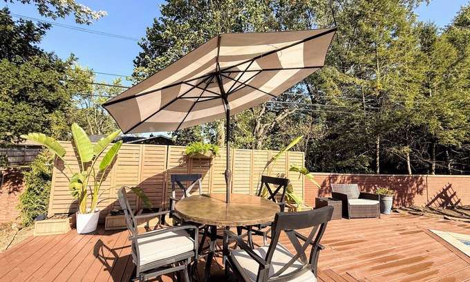 Gahanna House | Gahanna Luxury family/group retreat 5BR: 2K 2Q 1DB 3BA. Beautiful and spacious!