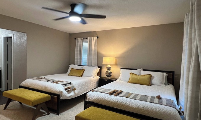 Gainesville House | Gainesville Getaway. Newly remodeled home minutes from WinStar and NCTC