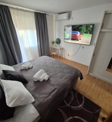 Virovitica Apartment | Gajeva Rooms - Toronto apartment SELF CHECK-IN