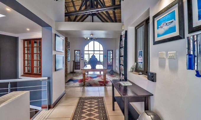 Kosmos House | Galagos Lodge