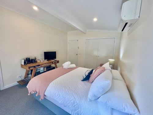 Marengo Apartment | Galbraith Beach Studios - Studio 2
