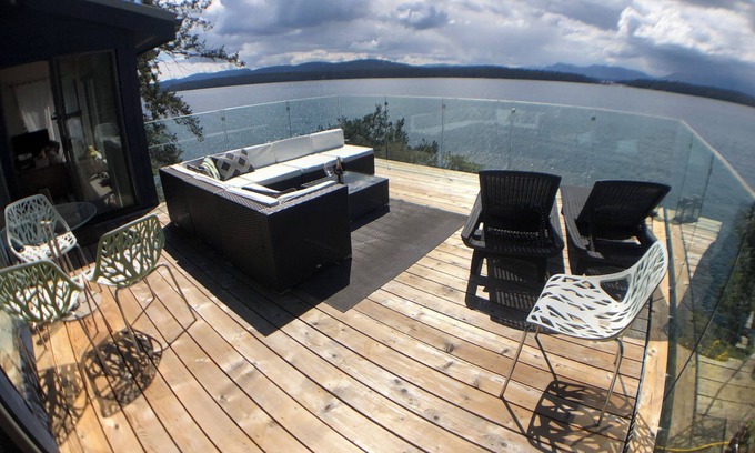 Galiano House | Galiano Point of View