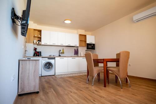 Trakata Apartment | Galina Apartment Cozy Suite with FREE Parking
