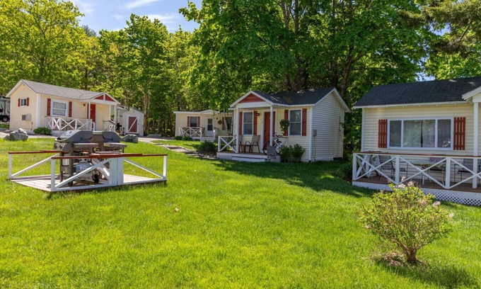 Hulls Cove Cabin | Gallagher's Travels Cabin Four (Two Bedroom)