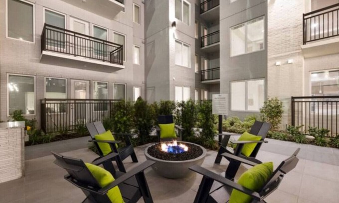 Washington Ave./ Memorial Park Apartment | Galleria Furnished 2-Bed, 2-Bath Apt in Houston
