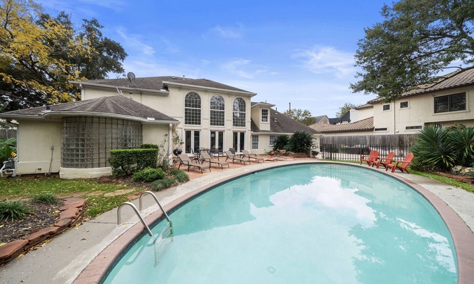 Uptown House | Galleria Pool | Games Movie Poker Room | Sleep 16