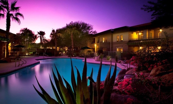 South Scottsdale Resort | Galleries, museums, boutiques and bistros!
