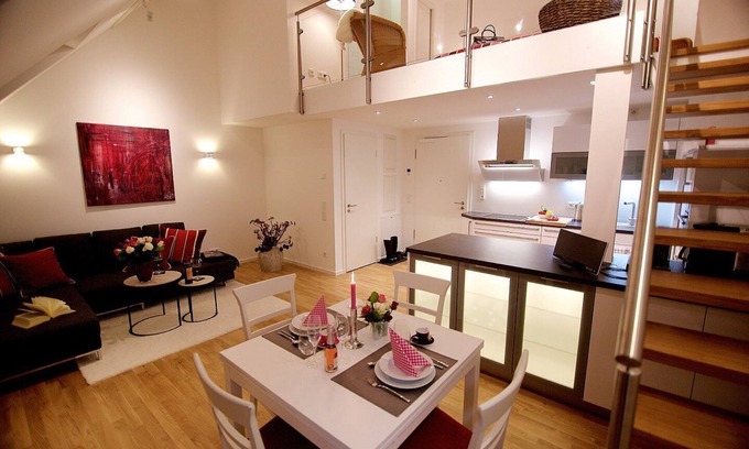 City Centre Regensburg Apartment | Gallery apartment (55sqm) with kitchen and WLAN