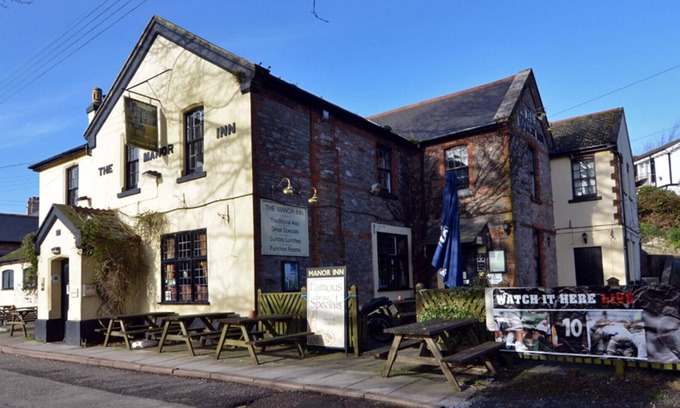 Galmpton House | Galmpton Farmhouse - Four Bedroom House, Sleeps 8