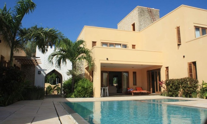 Galu Beach Villa | Galu Tulivu - the Residence (Villa One)