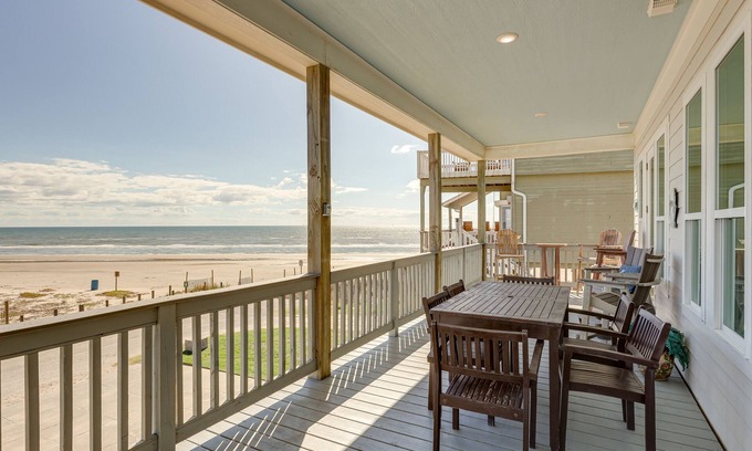 Spanish Grant House | Galveston Home w/Outdoor Shower: Steps to Beach!