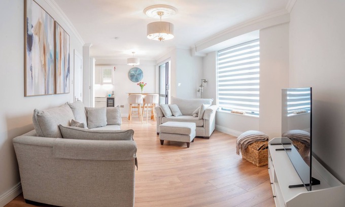 Galway Apartment | Galway City Center Claddagh Galway Bay Views