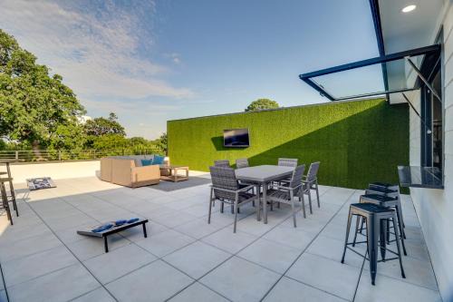 Central Arlington House | Game-Day Getaway Less Than 1 Mi to ATandT Stadium