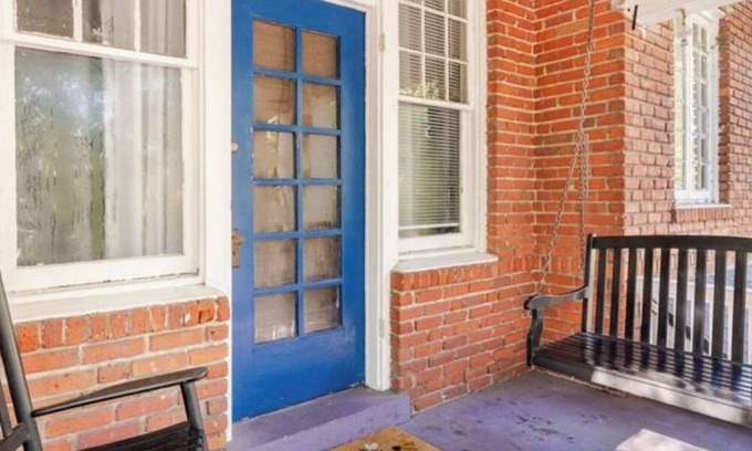 Springfield House | Game Day Hideaway 3BR Walkable to Stadium Free WIFI Work station Beaches Near