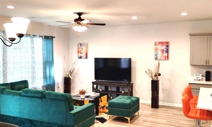 Highlands - Perkins House | Game Day Touchdown Lounge in Baton Rouge - CB1024