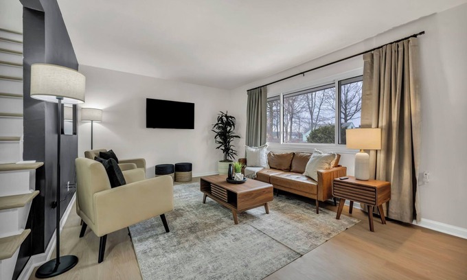 Berea House | Game Room.Bar.Firepit.Renovated & Modern Retreat!