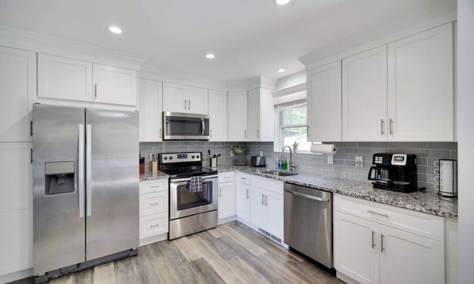 East Stroudsburg House | Game Room & Close to Winter Attractions