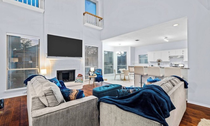 Frisco House | Game room, Crib, Fenced Backyard, Relocation stays