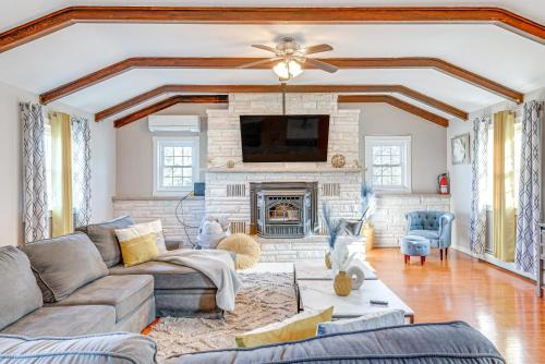 Gouldsboro House | Game Room, Deck and Fire Pit Covington Township Gem