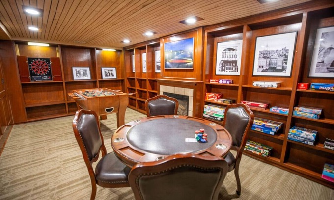 North of Grand House | Game Room/Foosball/3BD/Families/Coffee Bar/Poker