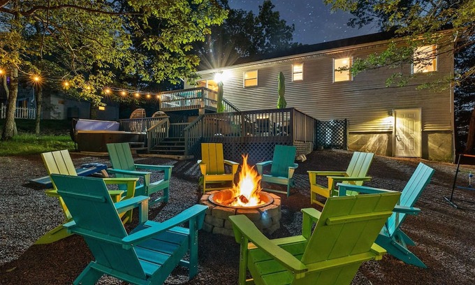 East Stroudsburg House | Game Room Hot Tub Fire Pit Playset Grill