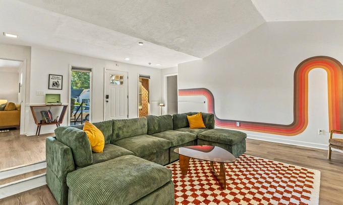 Augusta House | Game Room ~ Huge Yard w/Firepit ~ Kid Friendly ~ 4 BR, 5 Beds, Large Home