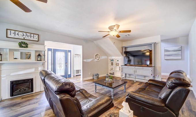 Afton House | Game Room + Large Backyard: Afton Home!