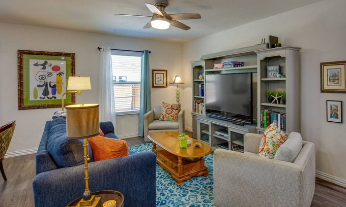 Gun Barrel City House | Game Room + Walk to Beach: Gun Barrel City Gem!
