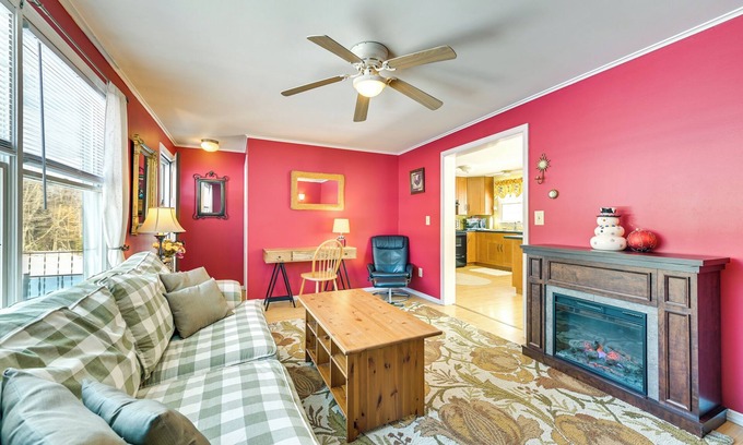 North Creek Cottage | Game Room & Yard: Charming North Creek Home!