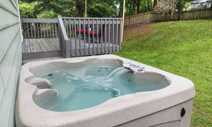 North Raleigh House | ☆ Game Space! Fenced In Yard ☆