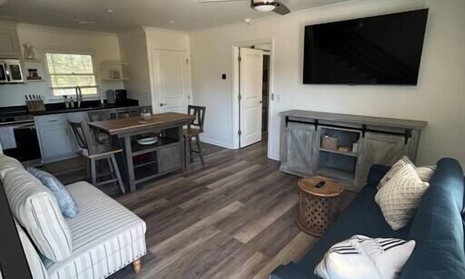 Auburn Condo | Gameday Comfort, 2br/2ba, 5 mins walk to Stadiums!
