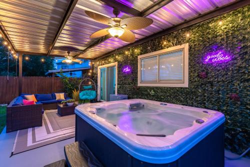 West San Antonio House | Gameroom, Bbq & Hot-tub By Lackland & Seaworld