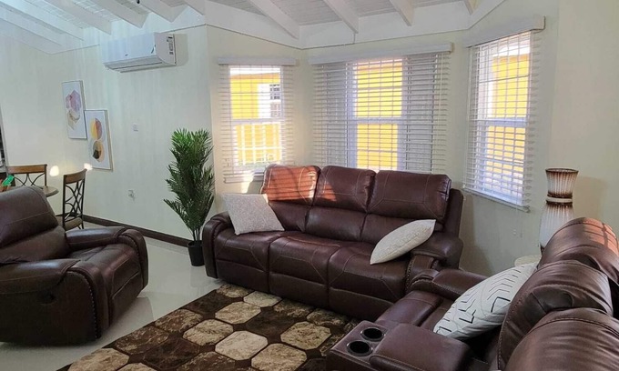 Spring Village House | Games Room, A Pool, Modern House - Book Now!