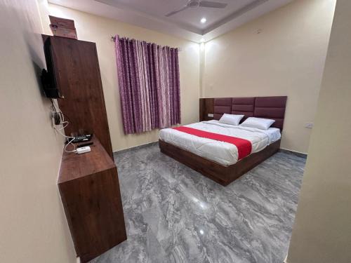 Naini Hotel | Ganga Yamuna View