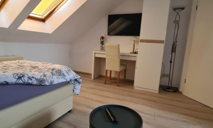 Zschaitz-Ottewig Apartment | Ganze 2-Raum Ferienwohnung Links