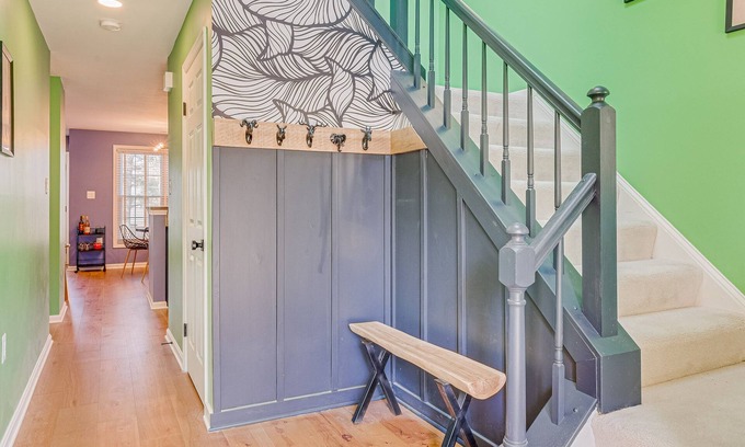 Columbia House | Garage & Deck. 5 Mins to 95. Meriwether-7 mins. Baltimore-20 mins. DC-30 mins.