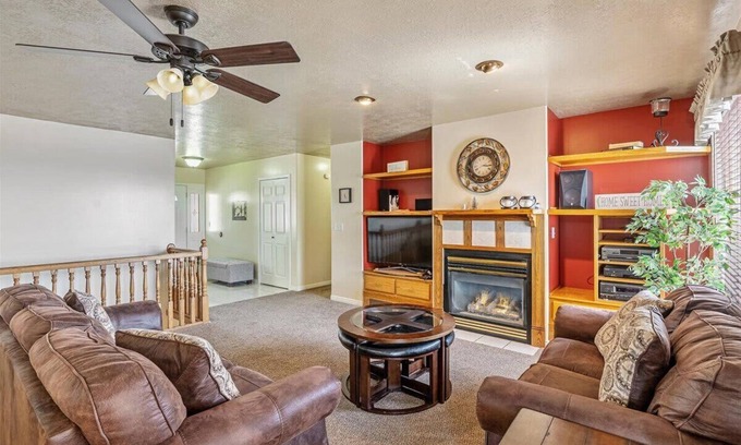 North Ogden House | Garage, Hot Tub and Fully Fenced Backyard!