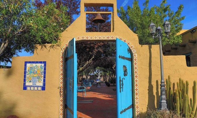 Atascadero House | Garcia Hacienda: Authentic Mexican Villa & Hot Tub