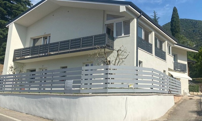 Caprino Veronese Apartment | GARDA 33 PUNTO6 COZY APARTMENT IN CAPRINO VERONESE