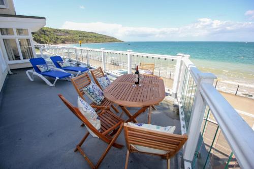 Totland Bay Apartment | Garden Apartment, 1 Pilots Point