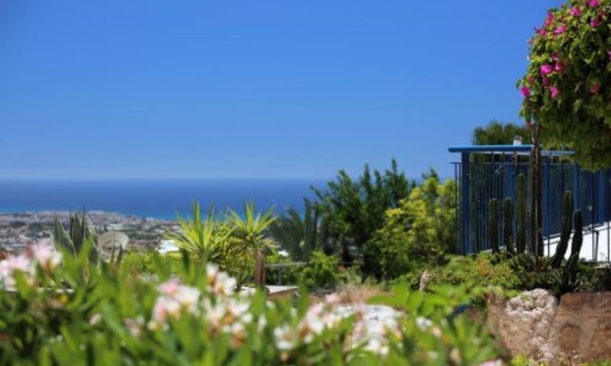 Tala Apartment | Garden apartment with sea views