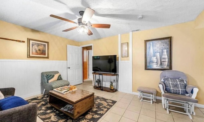 Snellville Apartment | Garden apt, 1 bedroom, great for corporate stays