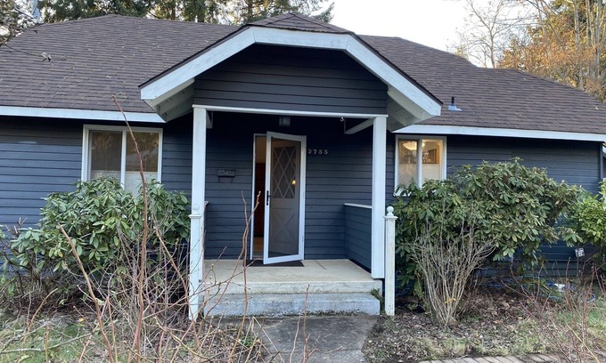 Northeast Neighbors House | Garden Bungalow on High St. through SalemStays.com