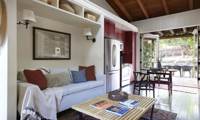 La Canada Flintridge House | Garden Casita - pool, hot tub, pets, patio