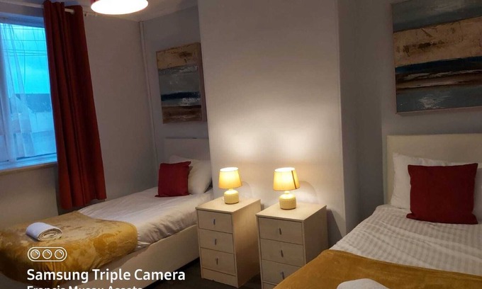 Gedling Apartment | Garden City House - Huku Kwetu (Notts)