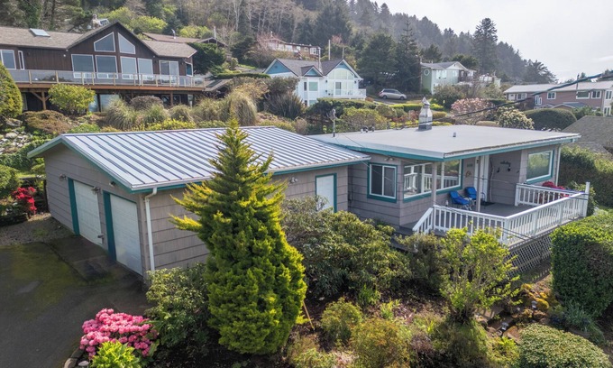 Yachats House | Garden Cottage (By the Sea)
